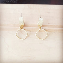 Matte Gold Cuff Earring w/ Square Dangle 200k