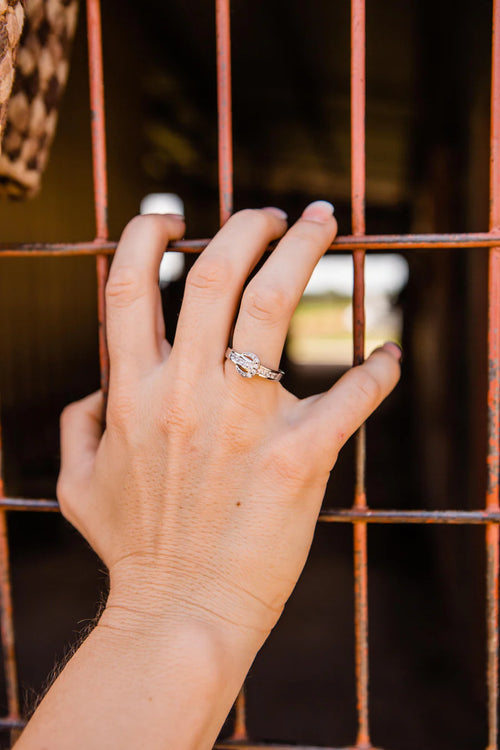KH Contemporary Buckle Ring
