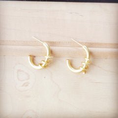 **Matte Gold Hoop Earring w/ Wire Wrapping 200i