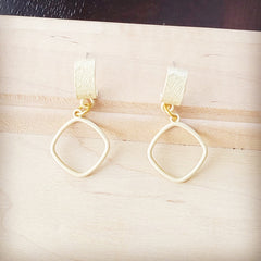 Matte Gold Cuff Earring w/ Square Dangle 200k