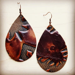 **Leather Teardrop Earrings in Brown Laredo 202c