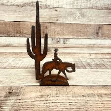 Pleasure Horse With Cactus Magnet
